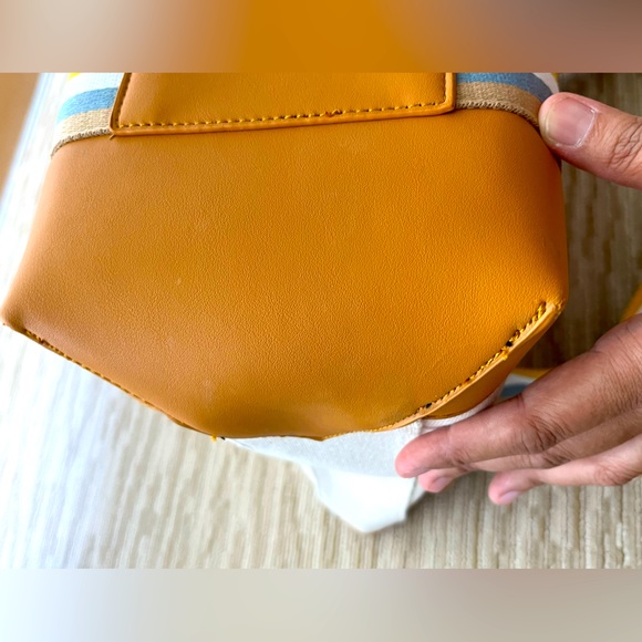 NWT Moda Luxe Tote - Picture 2 of 10